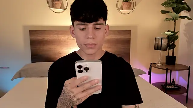 Snapshot of Angel_eros_ chatting on 02-04-26, 08:04 Angel eros online show from 02-04-26, 08:04