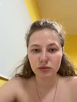 AsynaYuuki online show from 06-18-26, 03:50