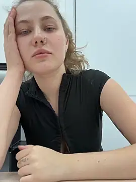 AsynaYuuki online show from 03-20-26, 06:09