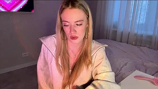 Between Eeys online show from 03-11-26, 03:06