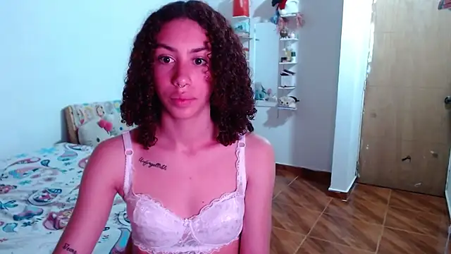 Snapshot of _Shanell chatting on 05-11-26, 07:44 Shanell online show from 05-11-26, 07:44