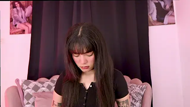 dakotacollins  online show from 05-18-26, 01:28