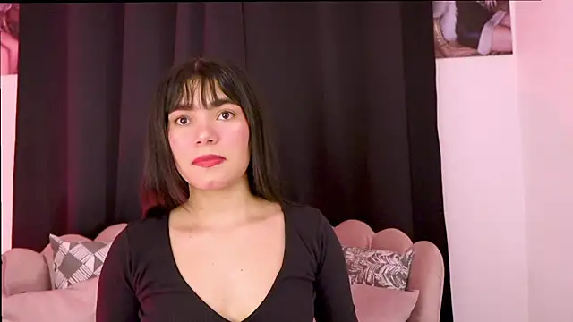 dakotacollins  online show from 05-08-26, 02:04