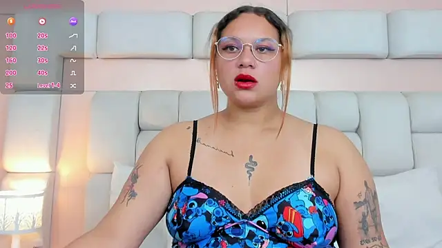 Snapshot of Laurent_glass chatting on 02-25-26, 12:38 Laurent glass online show from 02-25-26, 12:38