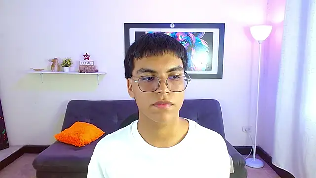 Maecum18 online show from 03-18-26, 08:32