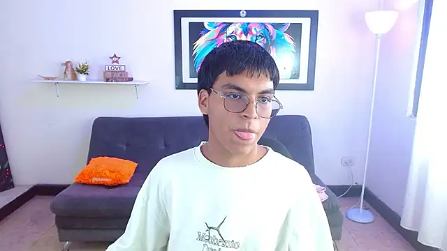 Maecum18 online show from 04-14-26, 09:09