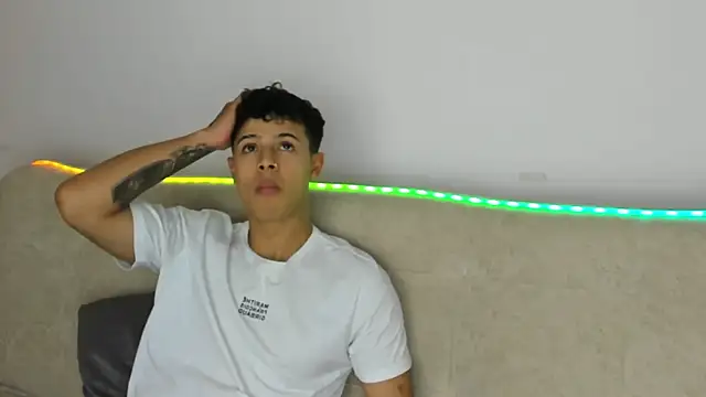 Snapshot of _Alex_Colton chatting on 06-18-26, 10:48 Alex Colton online show from 06-18-26, 10:48