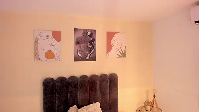 aura vega online show from 03-08-26, 02:04