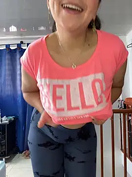 Snapshot of alisbloom chatting on 02-04-26, 05:52 alisbloom online show from 02-04-26, 05:52