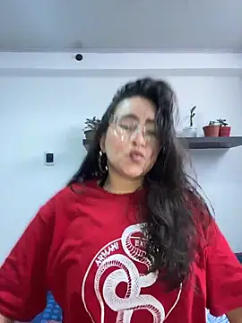 Snapshot of alisbloom chatting on 02-06-26, 05:53 alisbloom online show from 02-06-26, 05:53