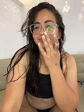 Snapshot of alisbloom chatting on 02-25-26, 06:08 alisbloom online show from 02-25-26, 06:08