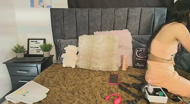 Petite pepper online show from 02-26-26, 07:47