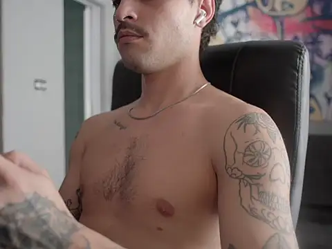 Snapshot of favdealer chatting on 02-04-26, 06:36 favdealer online show from 02-04-26, 06:36