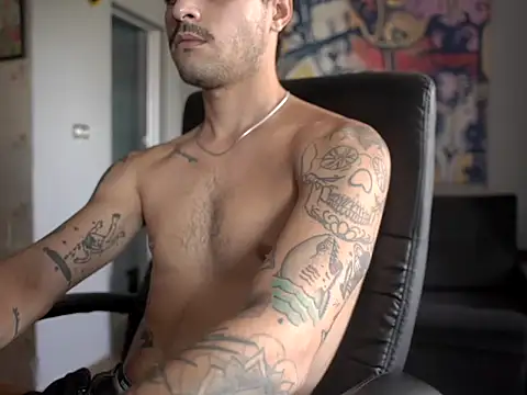 Snapshot of favdealer chatting on 02-20-26, 02:52 favdealer online show from 02-20-26, 02:52