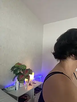 Snapshot of eva_luz chatting on 02-17-26, 11:18 eva luz online show from 02-17-26, 11:18