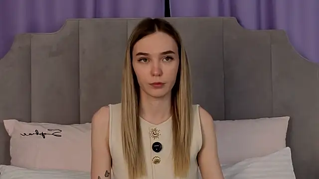 NikkiRyx online show from 05-04-26, 08:00