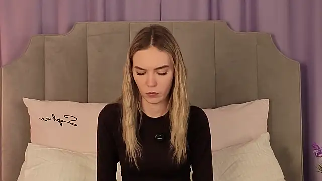 NikkiRyx online show from 04-10-26, 05:09