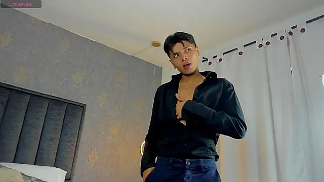 Alejandroo Montenegro online show from 03-25-26, 08:41