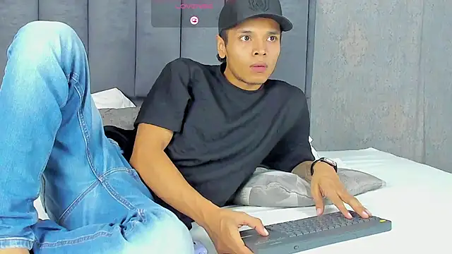 Alejandroo Montenegro online show from 03-14-26, 01:22