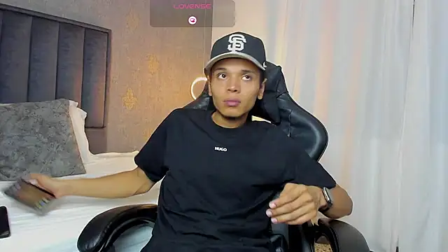 Alejandroo Montenegro online show from 03-16-26, 09:06