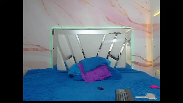 Snapshot of MayteLove chatting on 02-21-26, 06:37 MayteLove online show from 02-21-26, 06:37