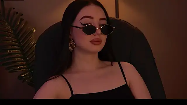 ArianaLim online show from 05-06-26, 04:00