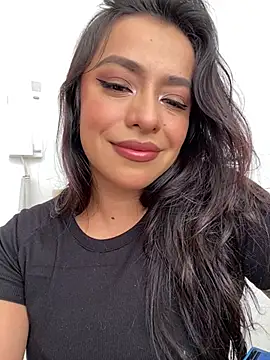 Snapshot of foxxy_lover chatting on 02-04-26, 03:29 foxxy lover online show from 02-04-26, 03:29