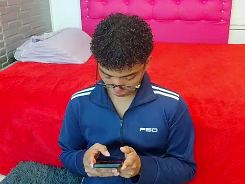 Snapshot of philipsex28 chatting on 02-05-26, 07:32 philipsex28 online show from 02-05-26, 07:32