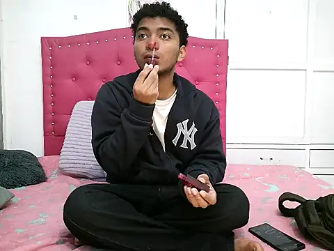 Snapshot of philipsex28 chatting on 02-19-26, 01:35 philipsex28 online show from 02-19-26, 01:35