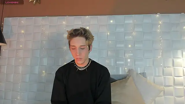 DannyParker  online show from 02-10-26, 02:10