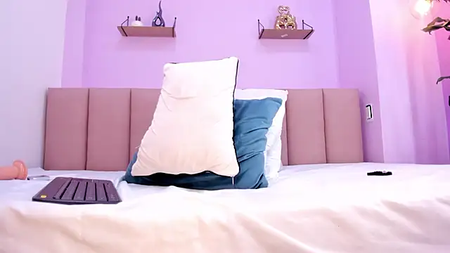 sam doll  online show from 04-16-26, 09:39