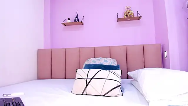 sam doll  online show from 04-10-26, 07:21