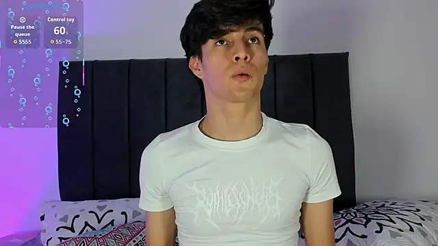 axxxel twink online show from 04-24-26, 02:13