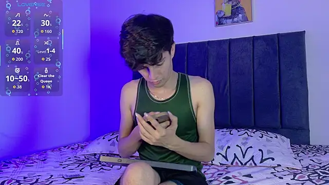 Snapshot of axxxel_twink chatting on 06-30-26, 03:17 axxxel twink online show from 06-30-26, 03:17