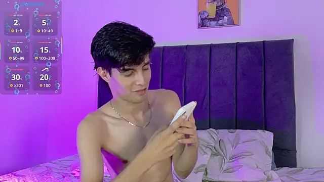 Snapshot of axxxel_twink chatting on 06-21-26, 03:12 axxxel twink online show from 06-21-26, 03:12