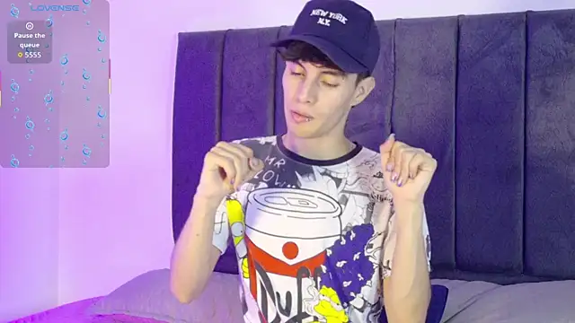 axxxel twink online show from 05-19-26, 02:51