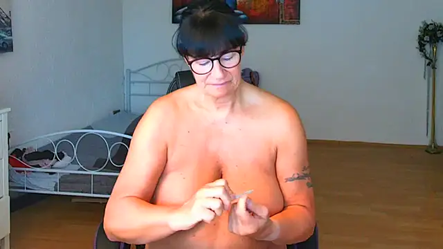 Sylly online show from 07-15-26, 06:42