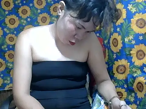 Snapshot of Sexy_HotPussy4u chatting on 04-27-26, 02:20 Sexy HotPussy4u online show from 04-27-26, 02:20