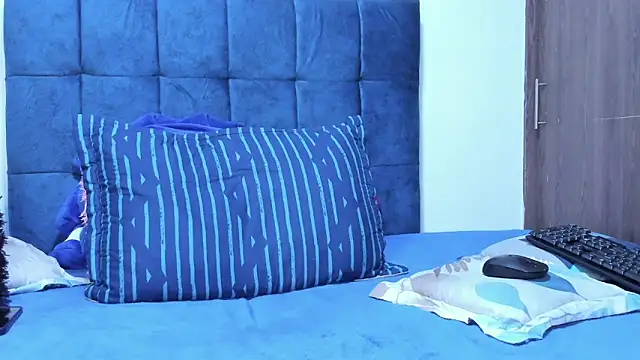 Snapshot of panther_333 chatting on 02-23-26, 07:14 panther 333 online show from 02-23-26, 07:14