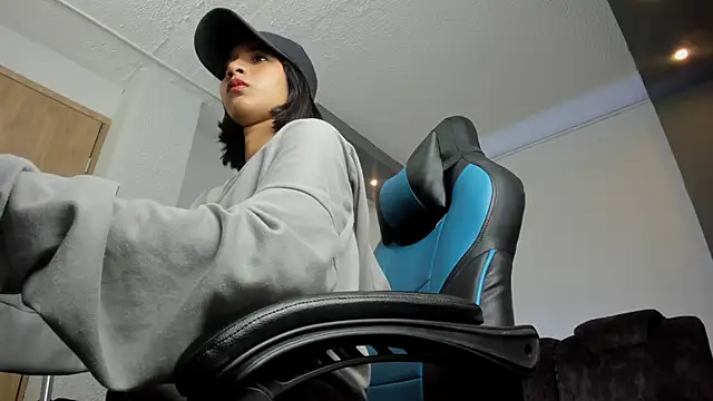 Emily bruss online show from 05-21-26, 08:17