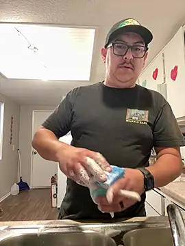 Snapshot of Skizm1986 chatting on 02-10-26, 05:45 Skizm1986 online show from 02-10-26, 05:45