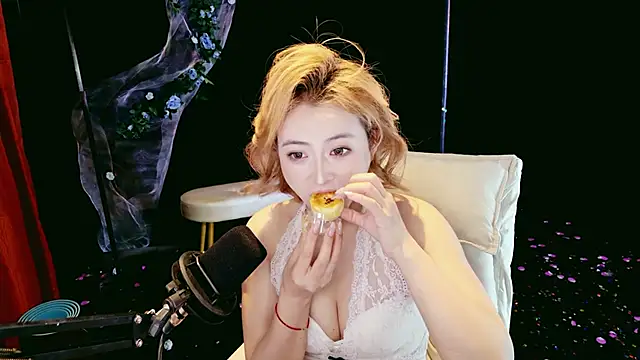 Lady-Mia777 online show from 03-15-26, 06:20