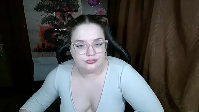 Teasing Dora online show from 03-29-26, 11:06