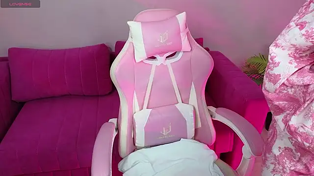 Snapshot of AnitaMeyer chatting on 02-27-26, 01:17 AnitaMeyer online show from 02-27-26, 01:17