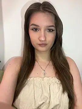 Green eyes lady online show from 04-23-26, 02:19