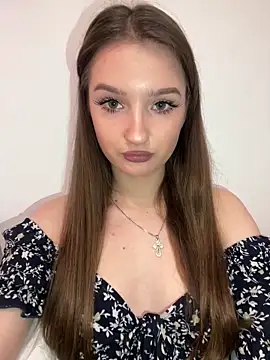 Green eyes lady online show from 05-20-26, 04:26