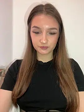 Green eyes lady online show from 03-21-26, 01:37