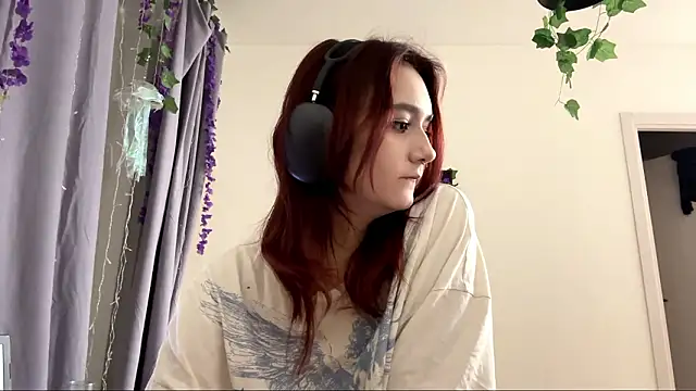 LunaMacky online show from 02-09-26, 12:41