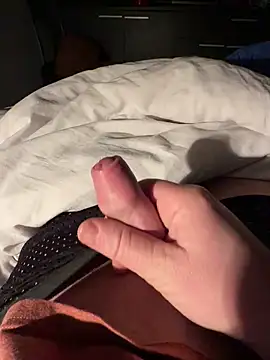 petitsexe52 online show from 03-01-26, 07:08