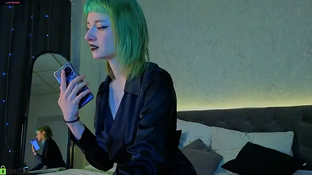 Scarle Whisper online show from 04-12-26, 01:09